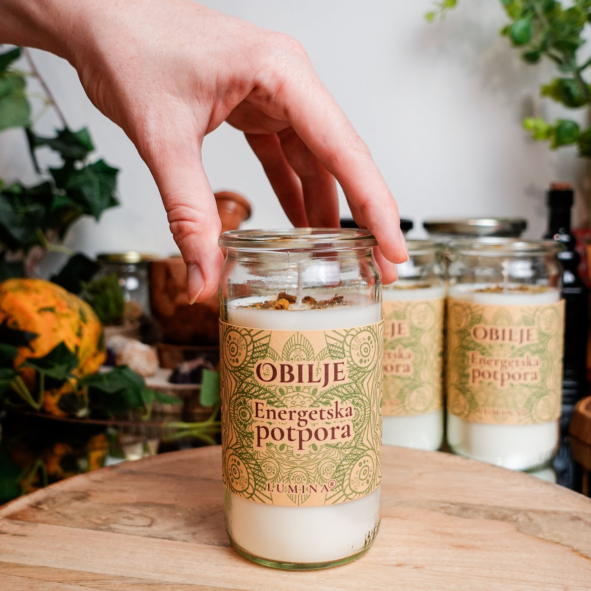 OBILJE Miris Koji Donosi Ritualna Svijeća 250g