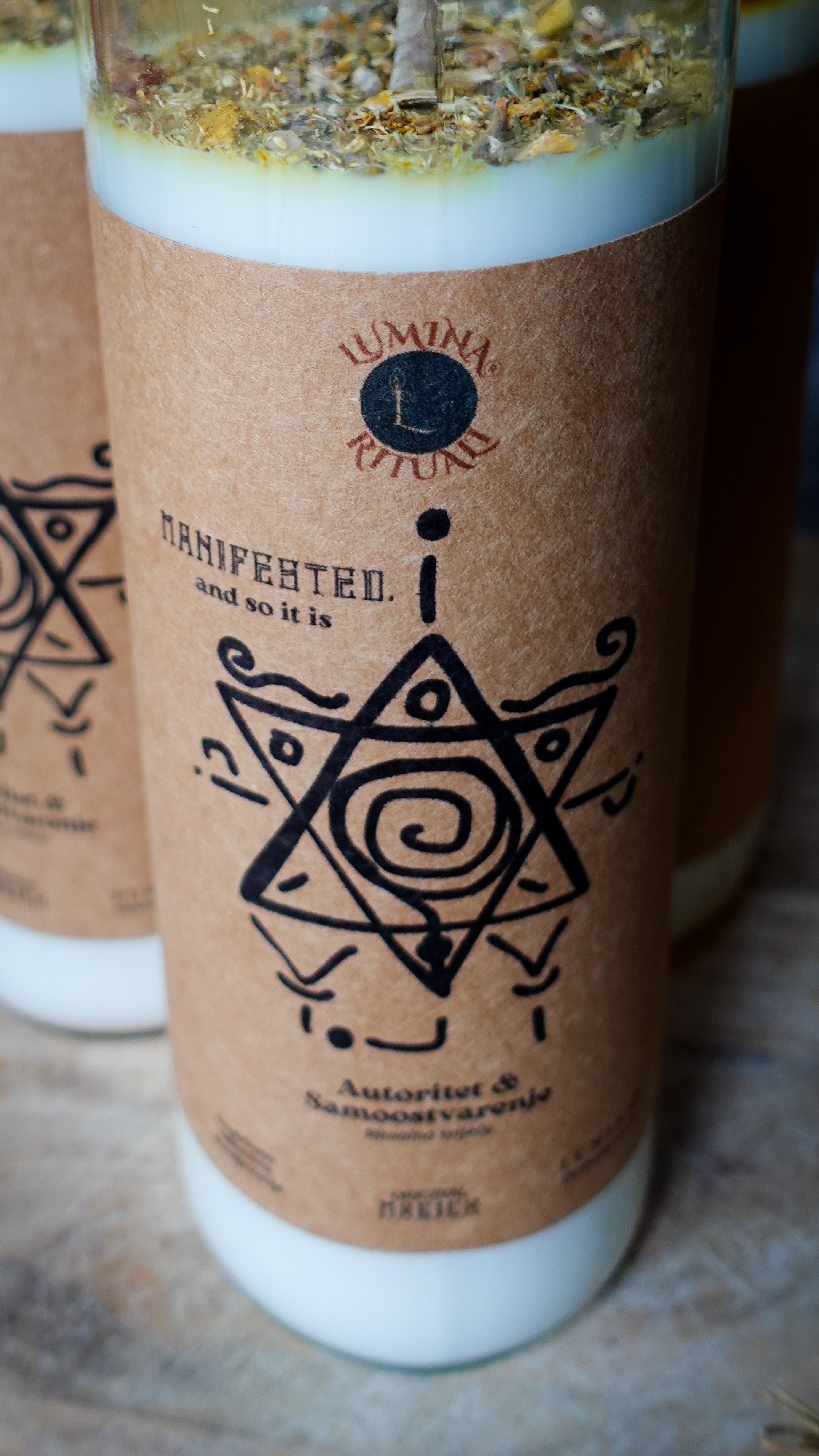 MANIFESTED. Autoritet & Samoostvarenje Ritualna Svijeća 450g
